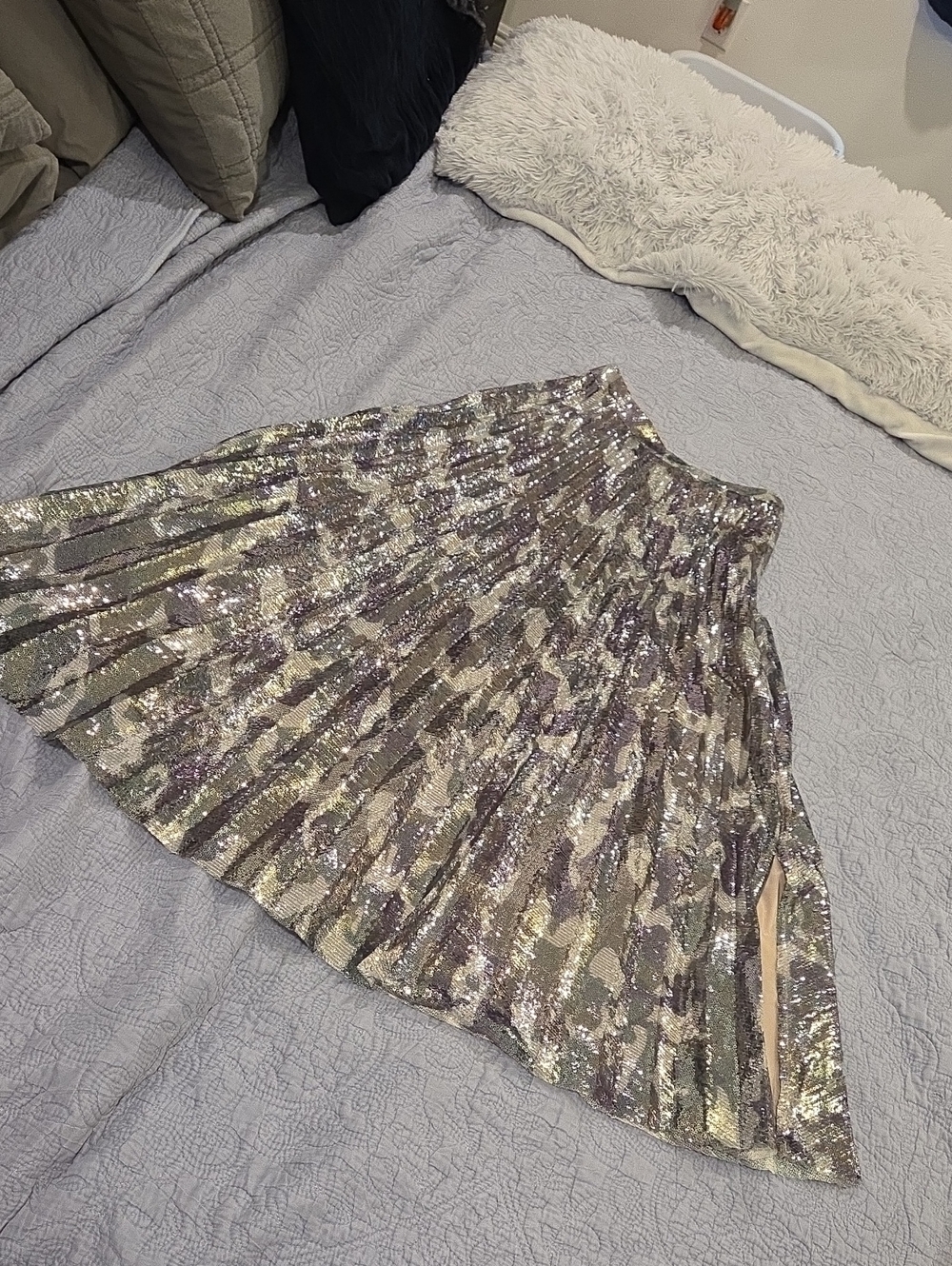 ASOS DESIGN Silver Sequin Pleated Camo Jacquard Midi Skirt - Size 0--NWOT!